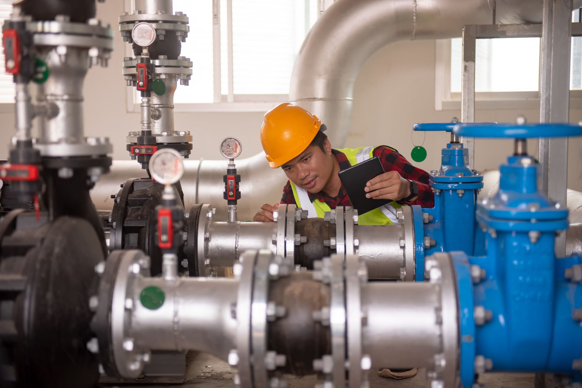 Orange hat worker - Georgetown, CA | DMI Pump Service