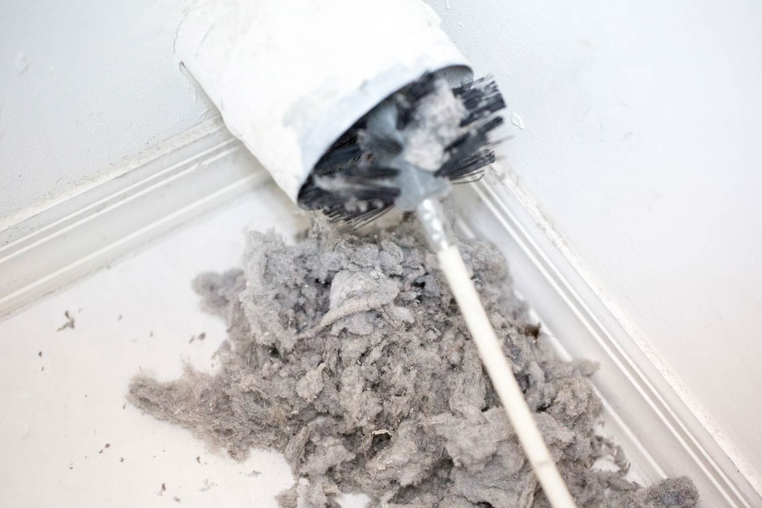 Removing Lint From The Dryer Vent
