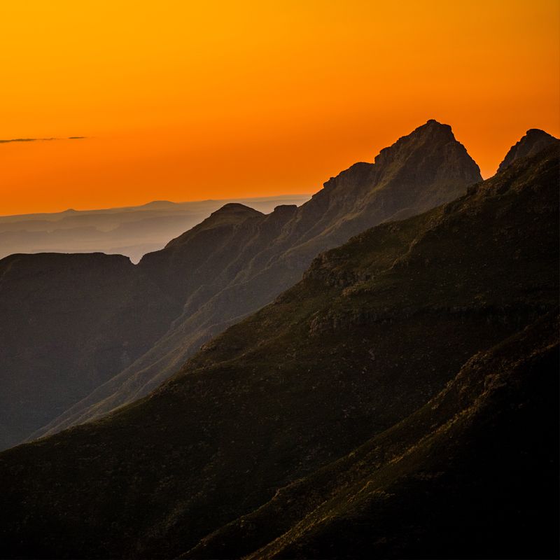 Discover the high-altitude beauty of Lesotho with Inspiration Africa. This image of a dramatic sunset above the kingdom’s towering peaks captures the serenity and scale of the Mountain Kingdom. We specialize in designing bespoke, tailor-made journeys that combine extraordinary perspectives with Africa’s most remarkable destinations, from remote highlands to deeply immersive cultural and nature experiences.
