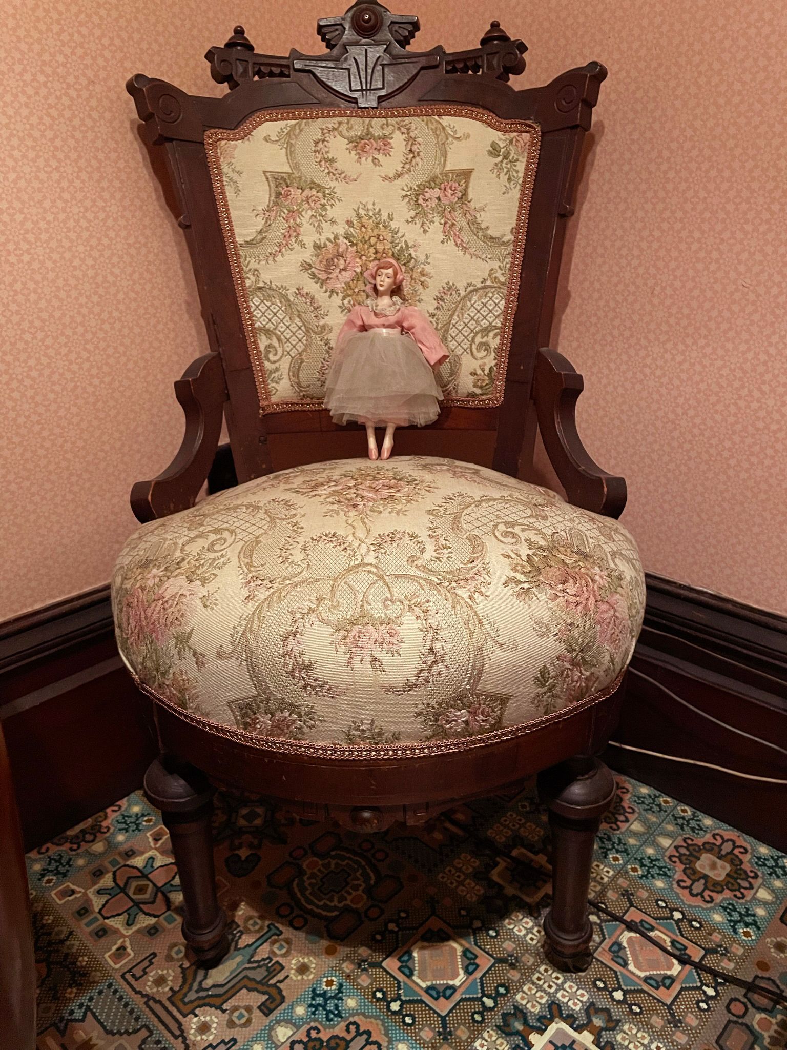 Victorian Chair Style — Oakland, CA — Gaslight Interiors