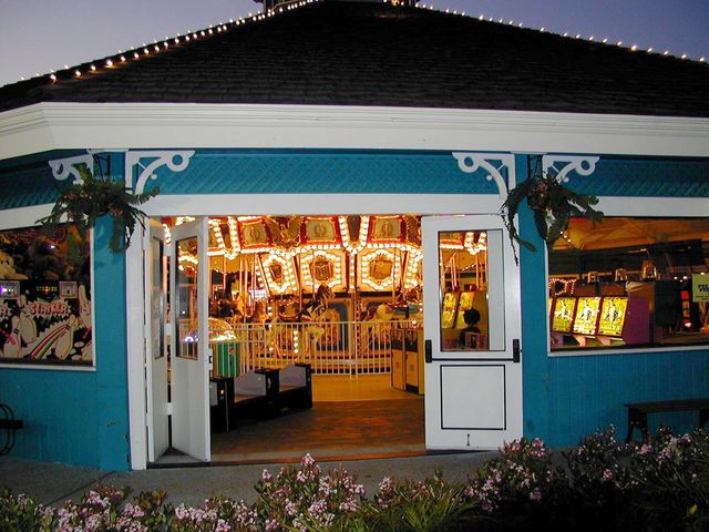 Pelican Pier Pavilion - Arcade