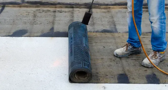 impermeabilizar una cubierta con tela asfáltica en Quintanar de la Orden