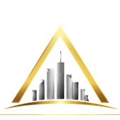 Logotipo triangular dorado con rascacielos grises y una base arqueada sobre un fondo blanco.