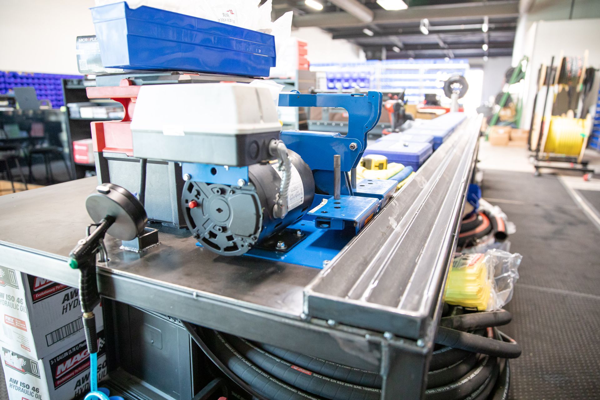 A machine is sitting on top of a table in a workshop.