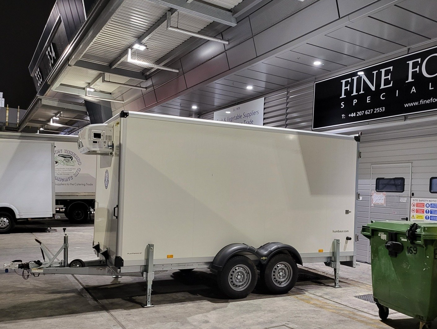 14cu refrigerated trailer providing temporary cold storage for events and commercial refrigeration