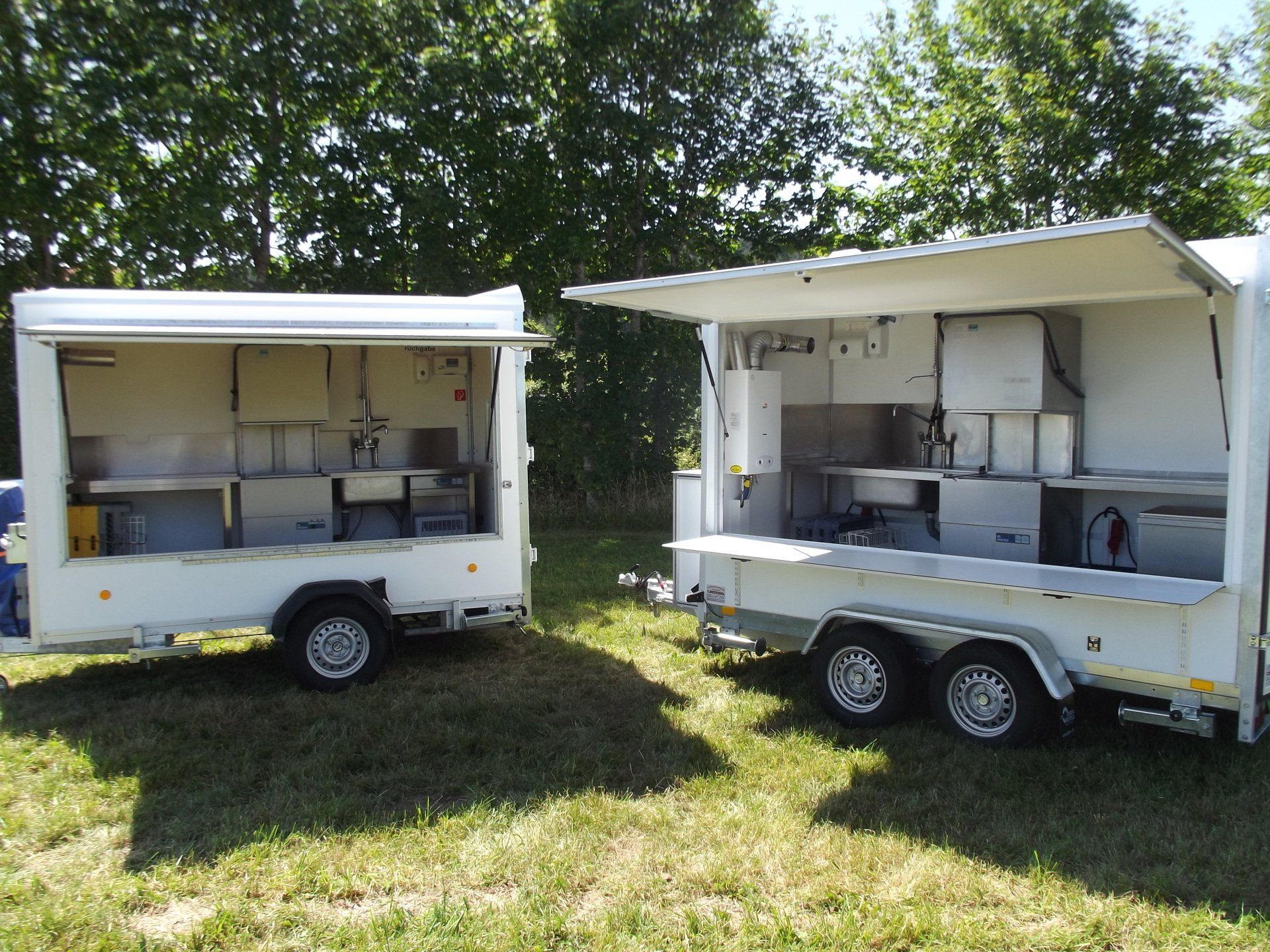 Dishwashing trailers