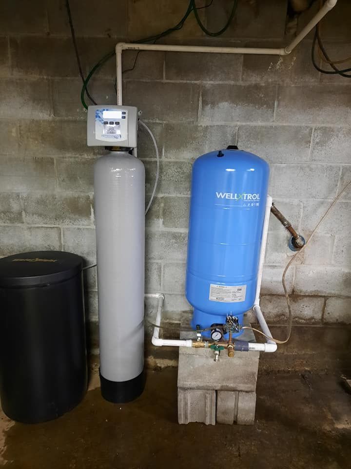 Water tanks dedicated to water filtering
