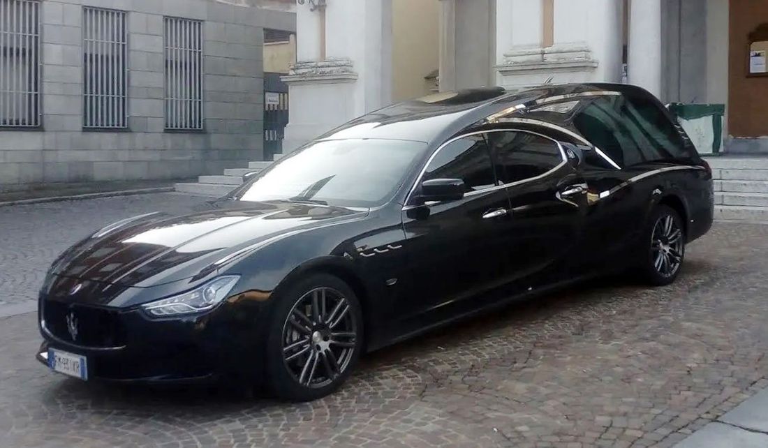 Auto funebre