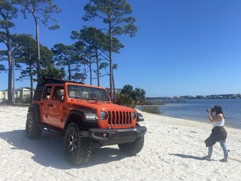 white jeep wrangler