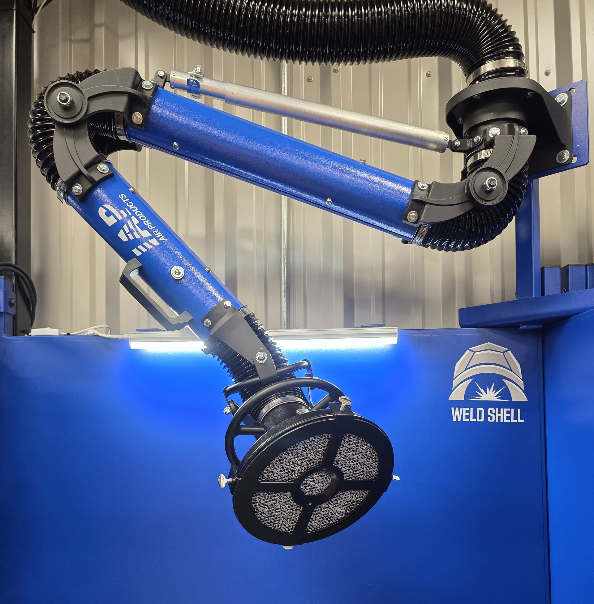 Fume extraction arm for source capture
