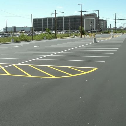 yellow line color and white