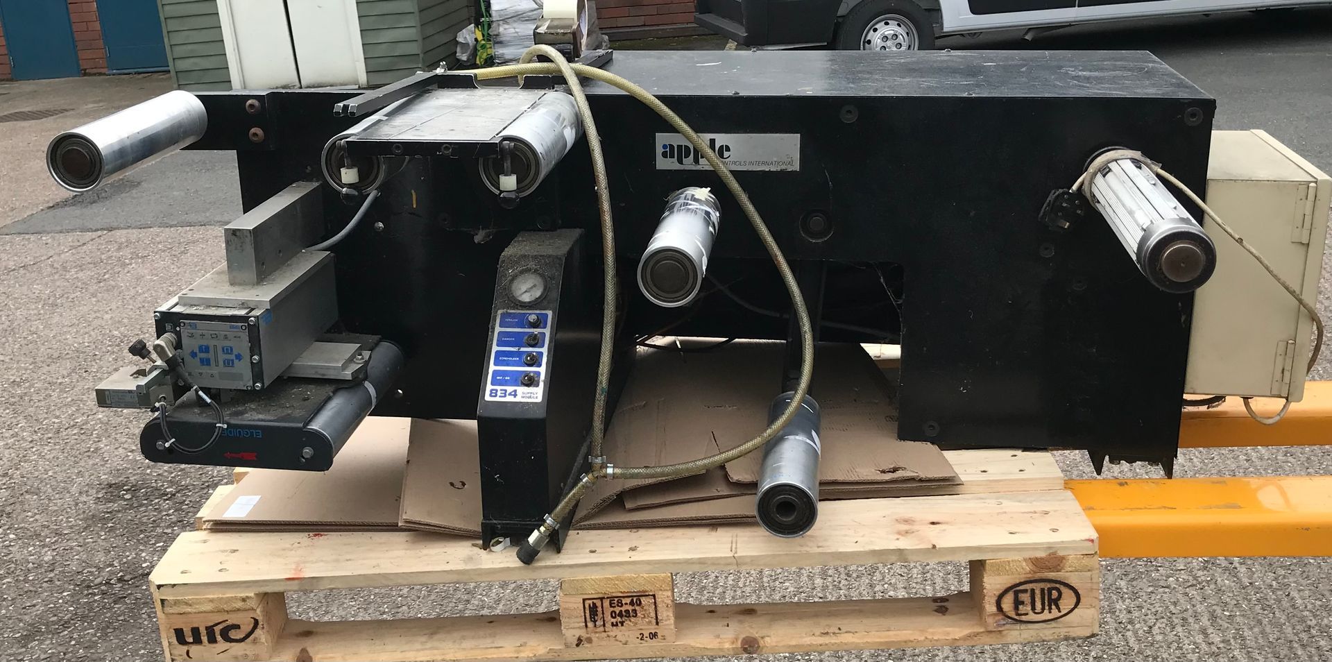 Free standing unwind Machine