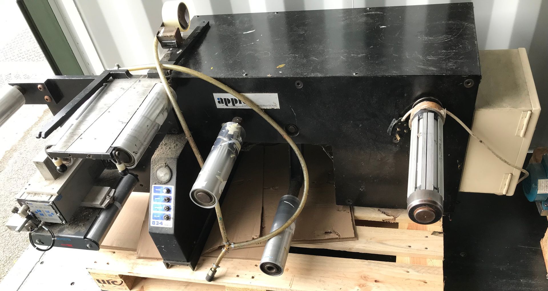 Free standing unwind Machine