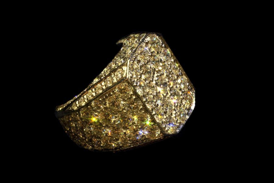 Anello con diamanti