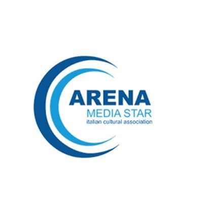Logo dell'Associazione Culturale Italiana Blue Arena Media Star con archi a mezzaluna su sfondo bianco.