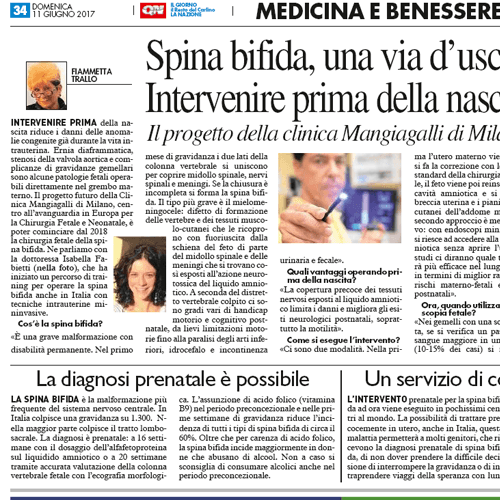 Pagina di un quotidiano italiano sulla spina bifida e la diagnosi prenatale, con testo dell'articolo e piccole foto.