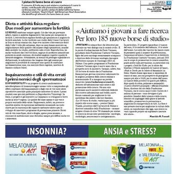 Pagina di giornale in italiano con articoli e un banner pubblicitario verde sul sonno e sul sollievo dallo stress.
