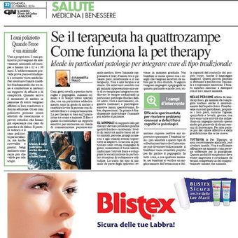 Sezione salute di un quotidiano con un articolo in italiano sul mal di schiena e, in fondo, la pubblicità del balsamo per labbra Blistex.