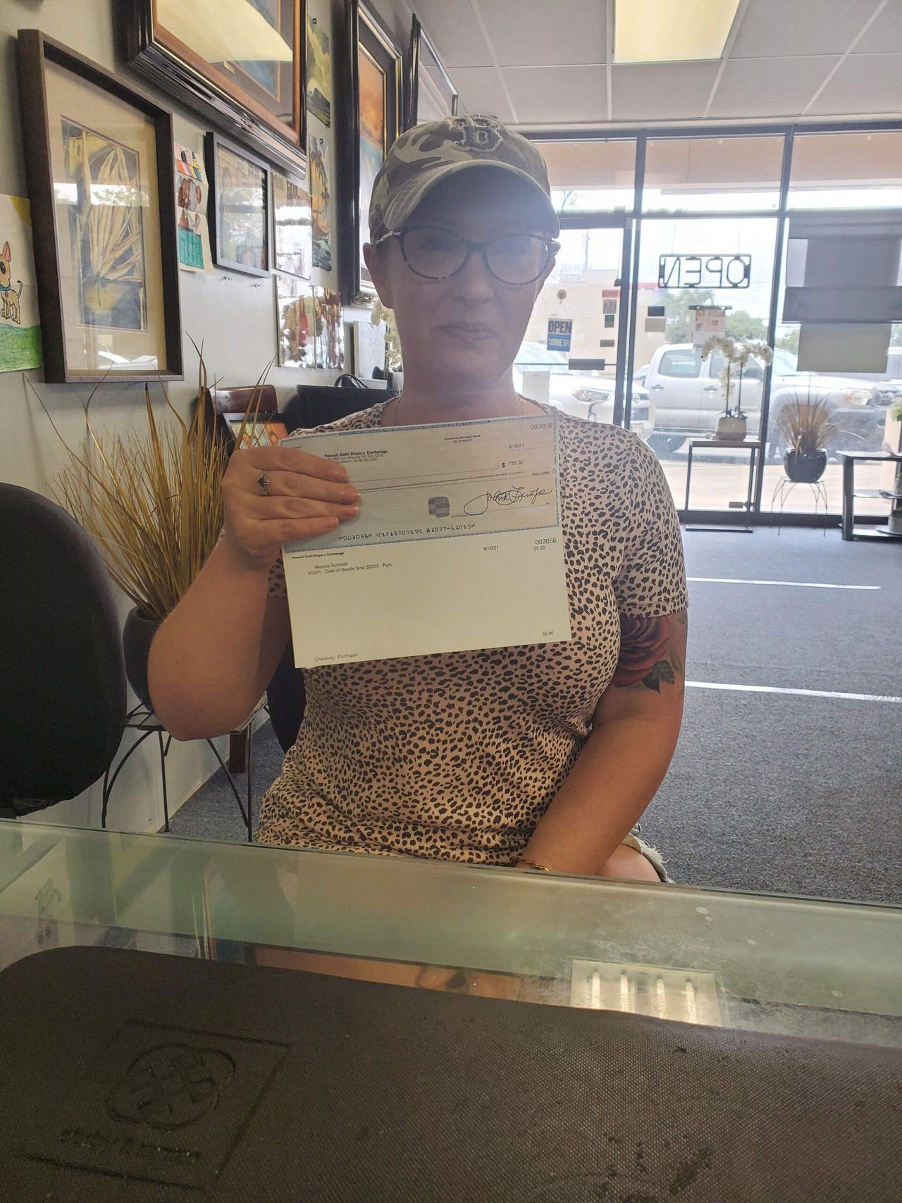Middle Age Woman — Ewa Beach, HI — Hawaii Gold Buyers Exchange