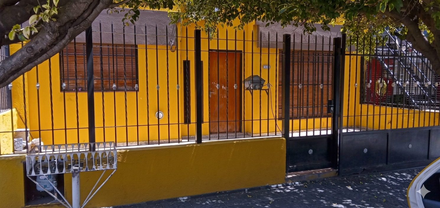 Amplia casa con dos dormitorios