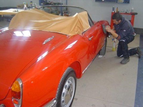 Lucidatura auto d'epoca