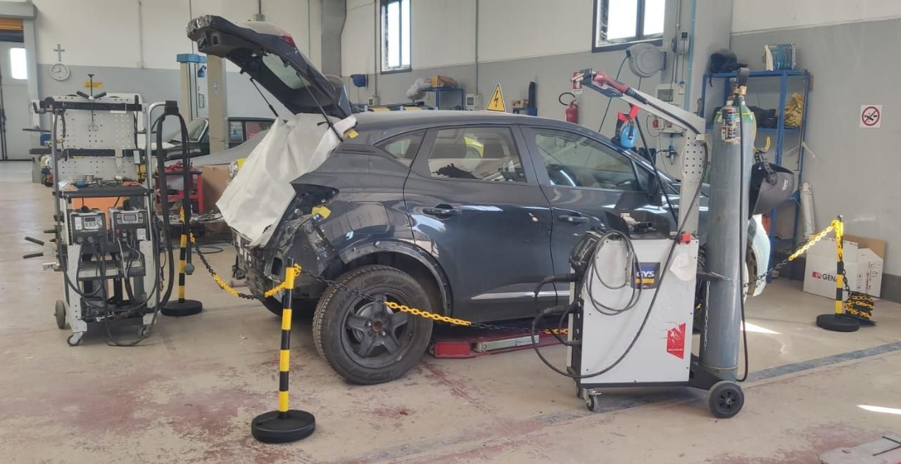 riparazione di auto elettrica