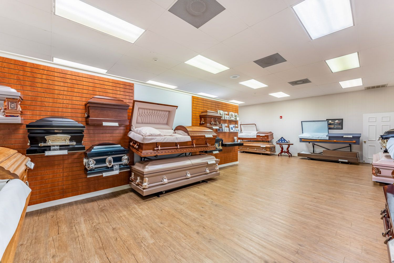 Virtual Tour | Colonial Funeral Home