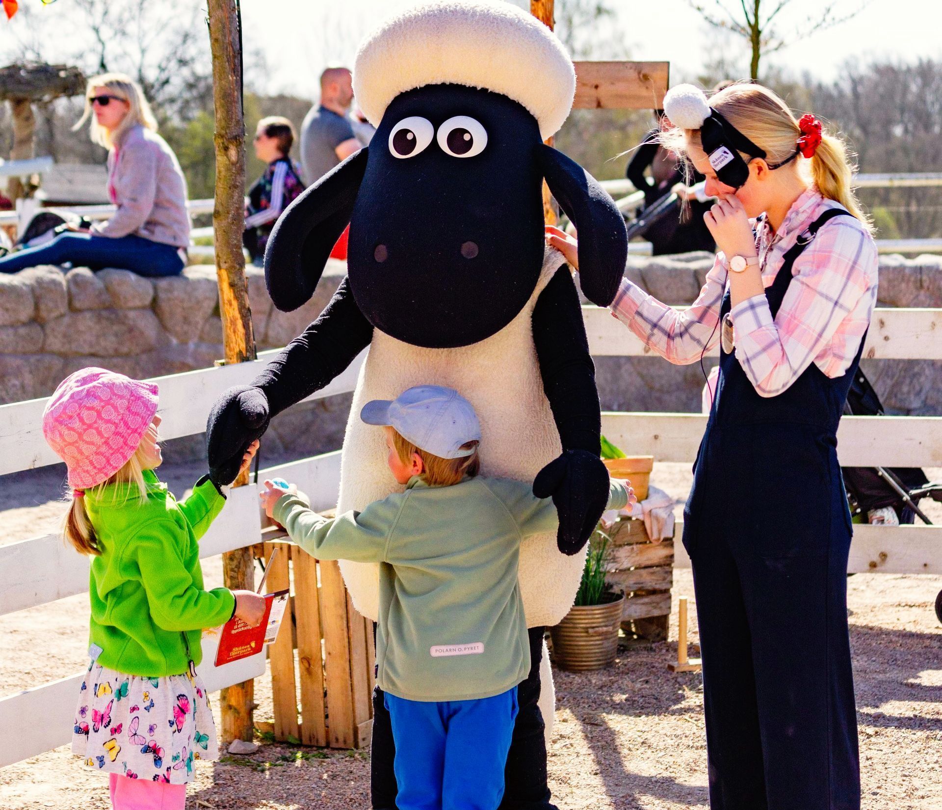 Fåret Shaun Land i Skånes Djurpar - möt Shaun och Timmy!
