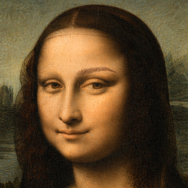 Porträt der Mona Lisa mit einem dezenten Lächeln, dunklem Haar und einer verschwommenen Landschaft im Hintergrund