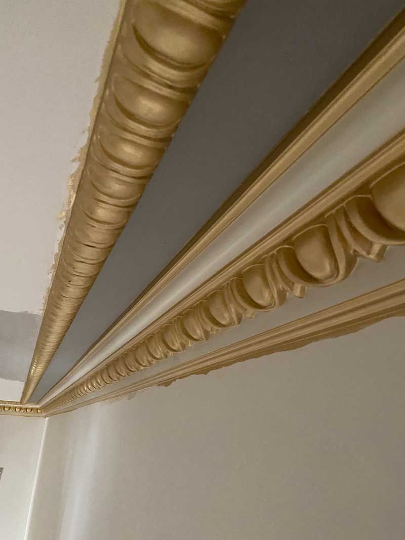 Beige corner lines — Manufacturing Cornices in Logan Village, QLD