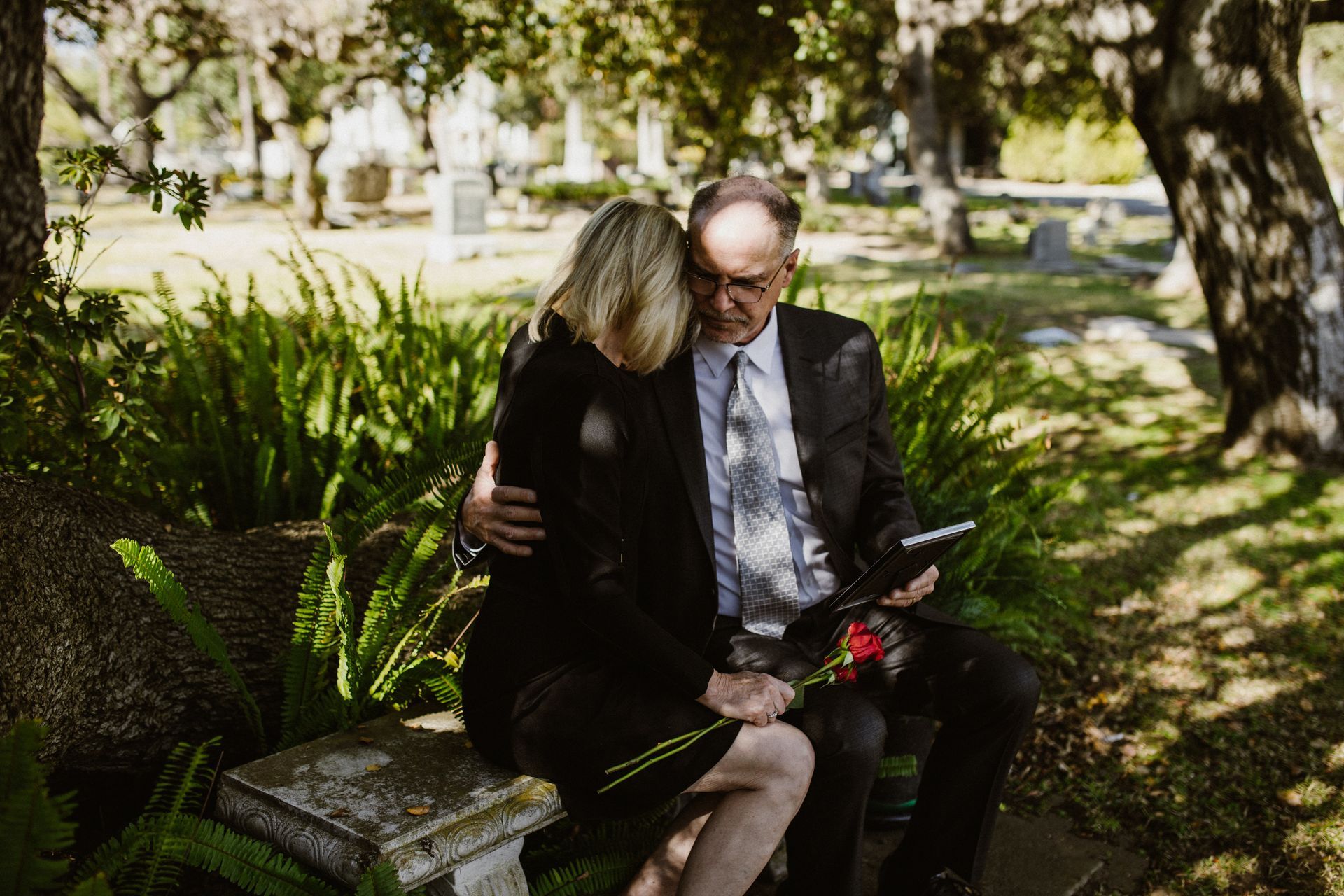 What to Say to Someone Who's Currently Grieving