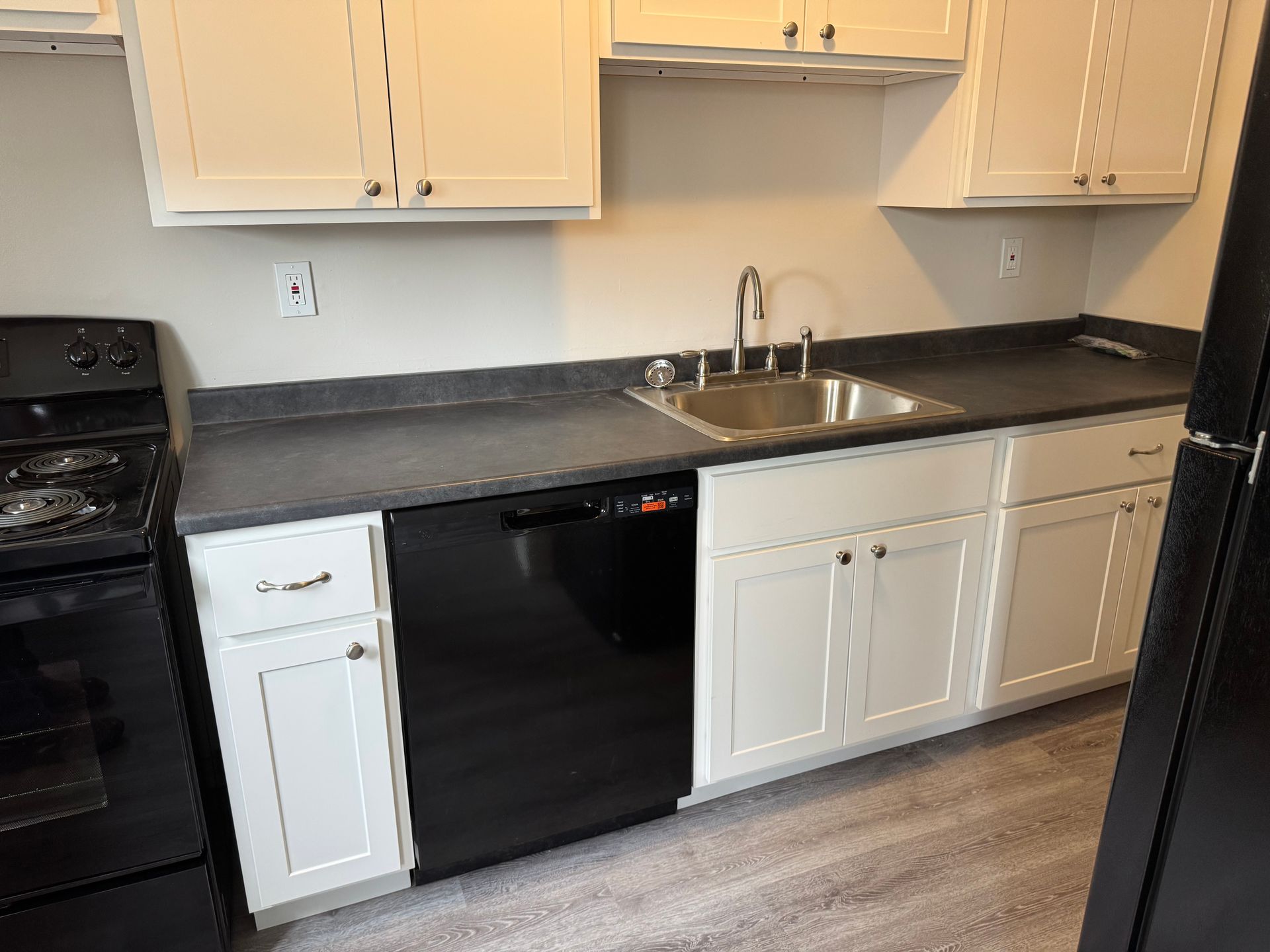 LITCHFIELD GARDENS KITCHEN