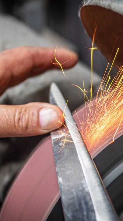 Professional Sharpening Services Serving Manhattan, Westchester, the Boroughs, Nassau and Western Suffolk. ProChef NY: Convenient Mobile Knife Sharpeners