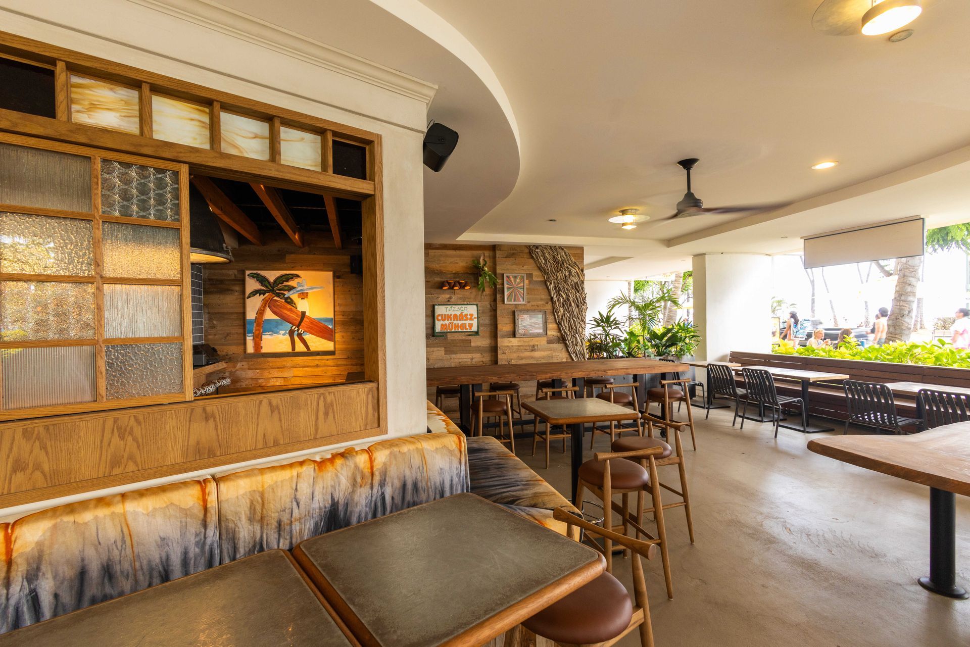 Goofy Cafe & Dine - Waikiki Beach_terrace