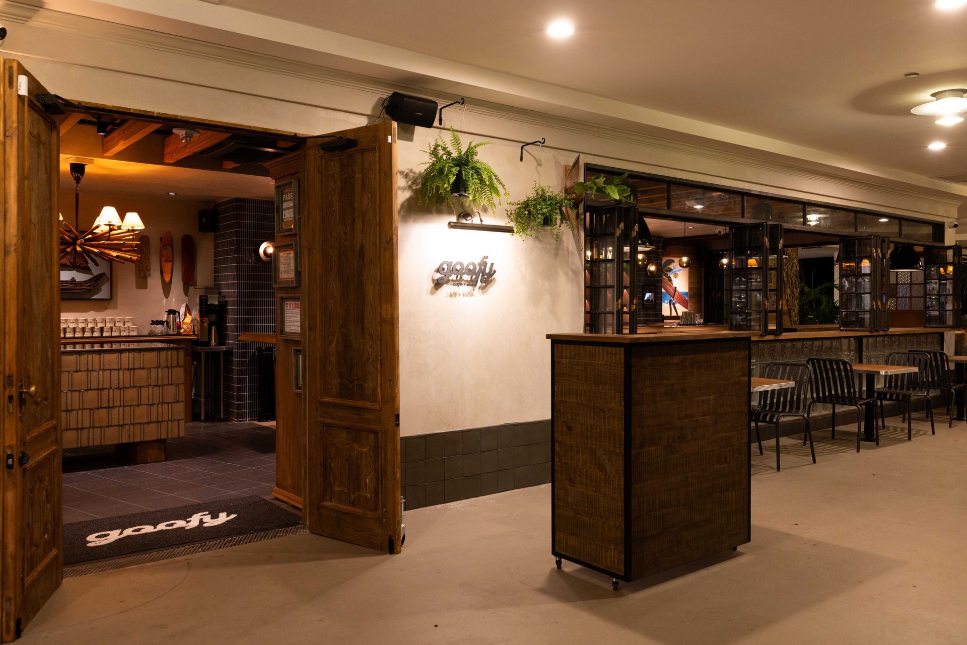 Goofy Cafe & Dine - Waikiki Beach