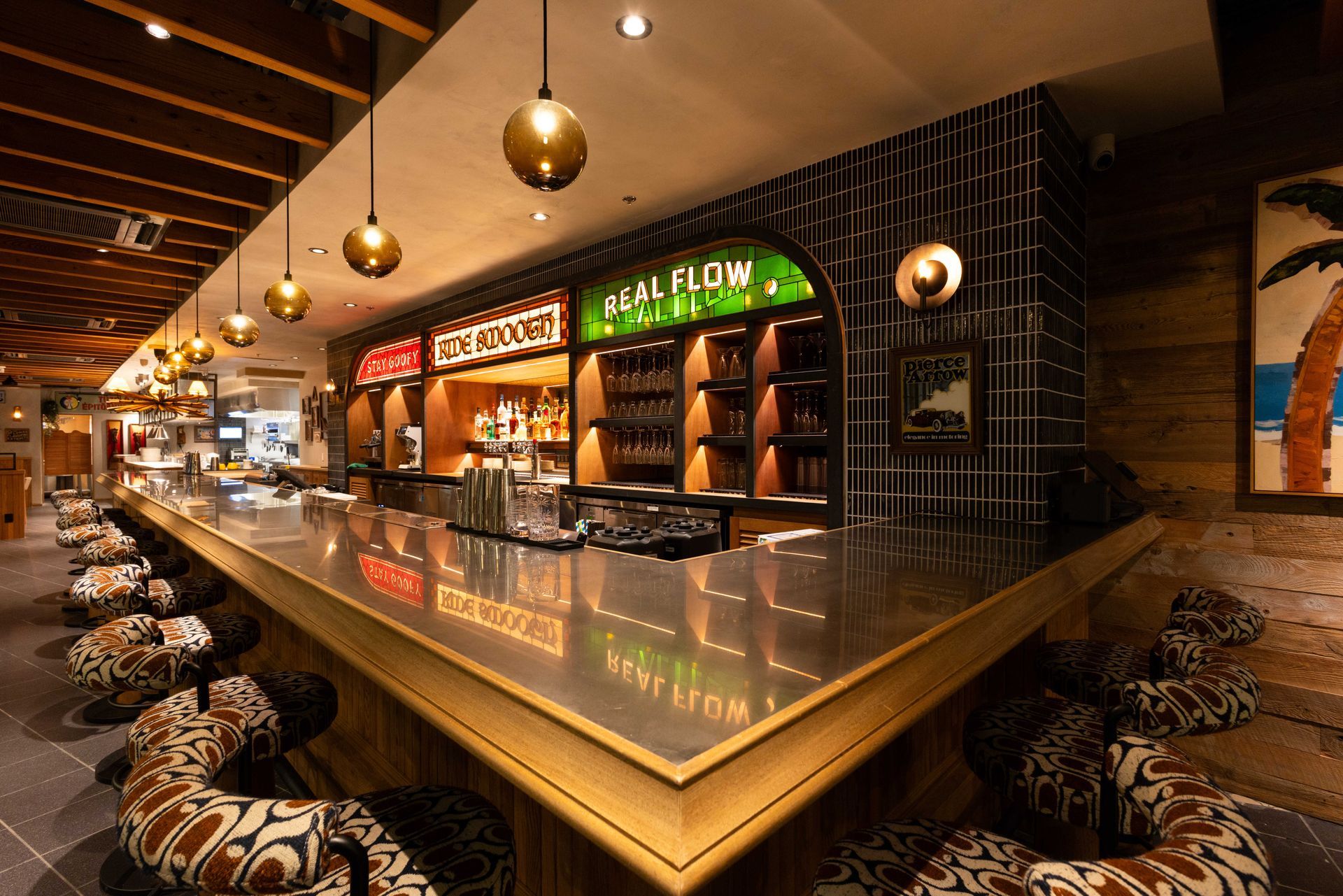 Goofy Cafe & Dine - Waikiki Beach_Bar