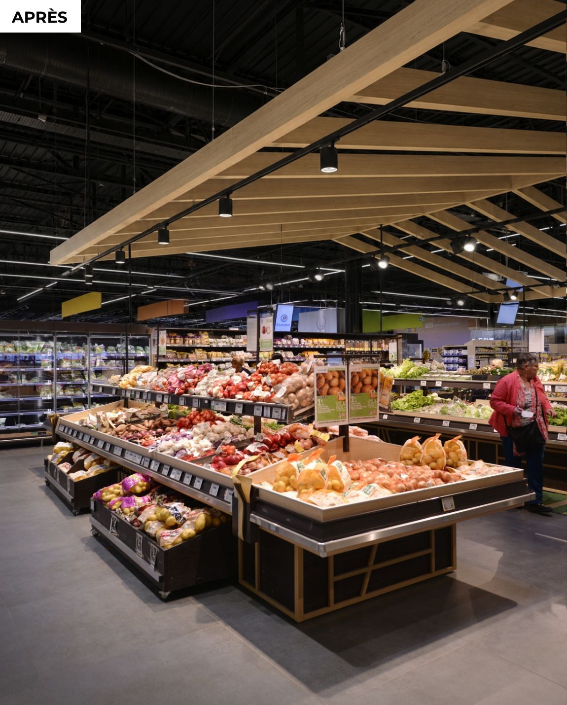 Comptoir à fromages Hypermarché E.Leclerc Erstein. intérieur, avec une grande enseigne « Le Fromage » et des présentoirs réfrigérés.