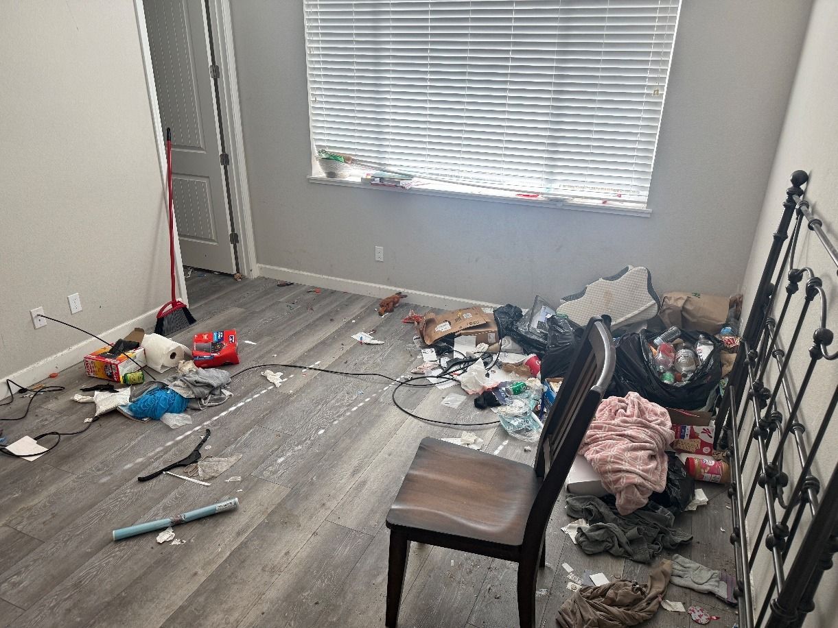 Bedroom cleanout before and after, whole house cleanout in Chico, CA
