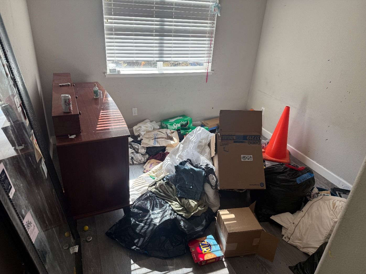 Bedroom cleanout before and after, whole house cleanout in Chico, CA
