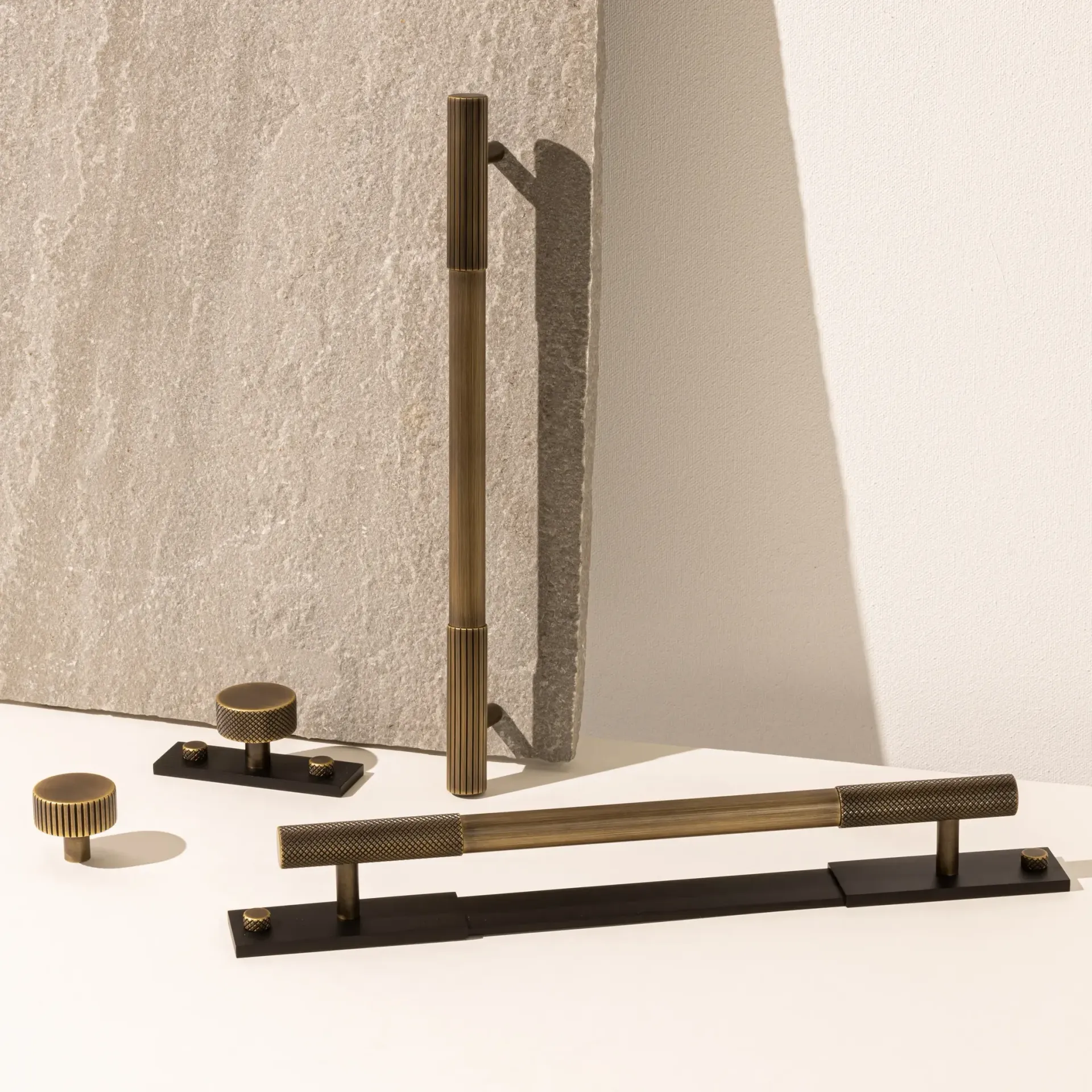 Mix handle 4 different types of handles displayed