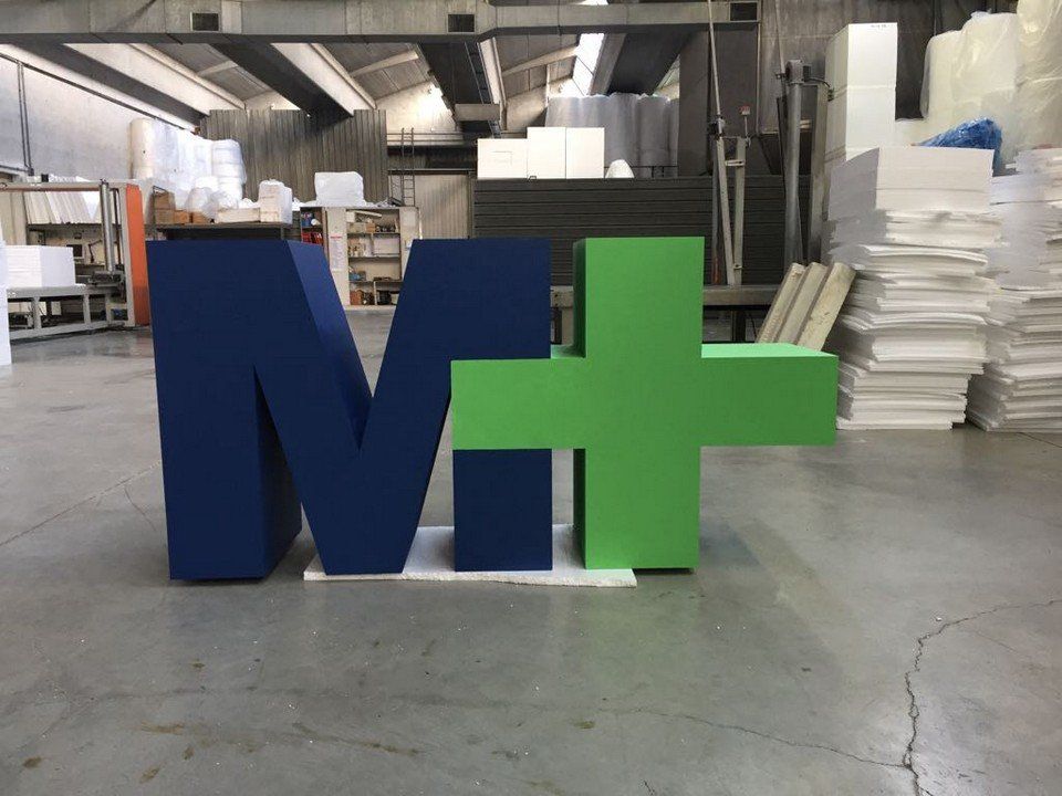 lettering M+
