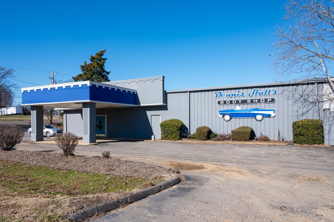 Dennis Hall's Body Shop in Memphis, TN