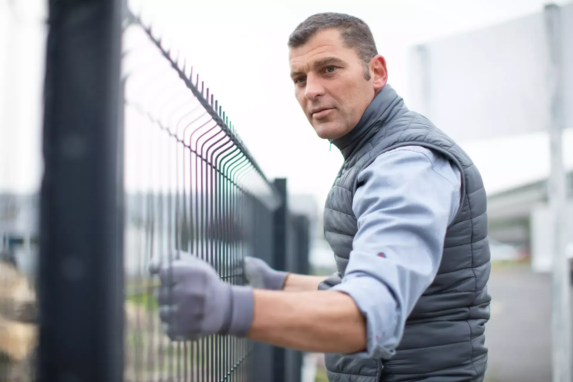 mi fence installation company