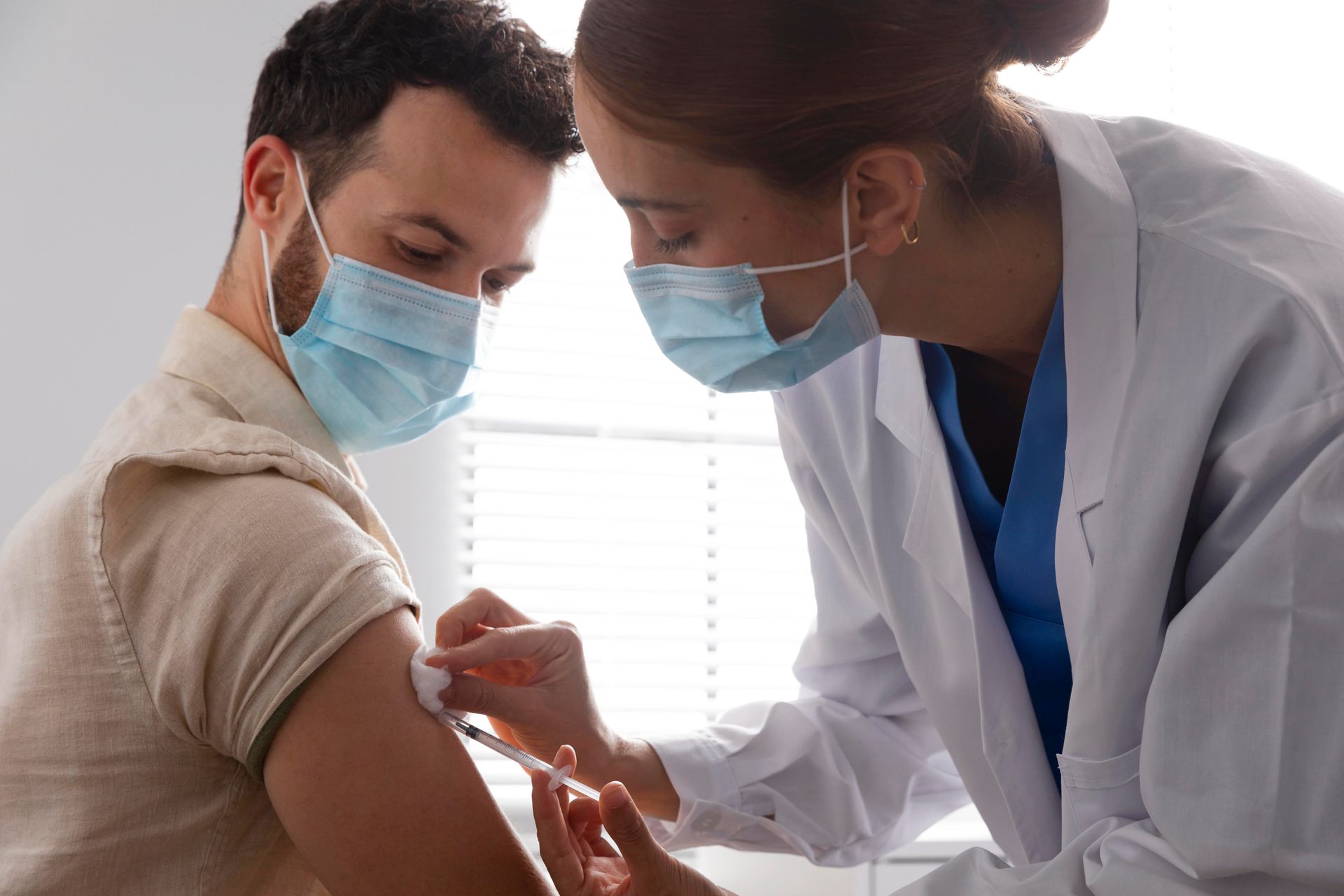 Manage your seasonal allergy symptoms with allergy shots provided by our allergy experts at Advanced Allergy and Asthma Care.