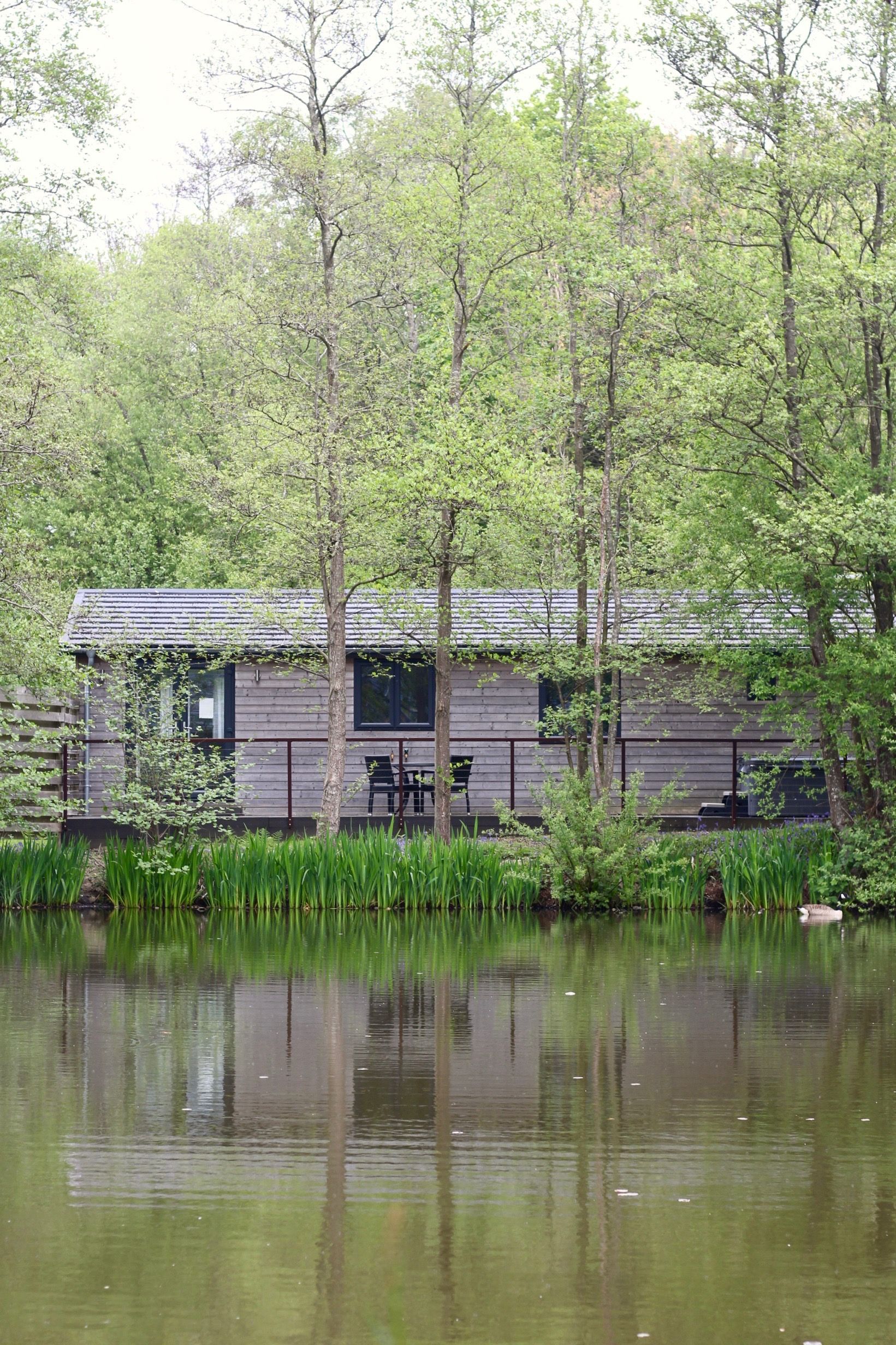 Lakeview luxury Lodge for sale