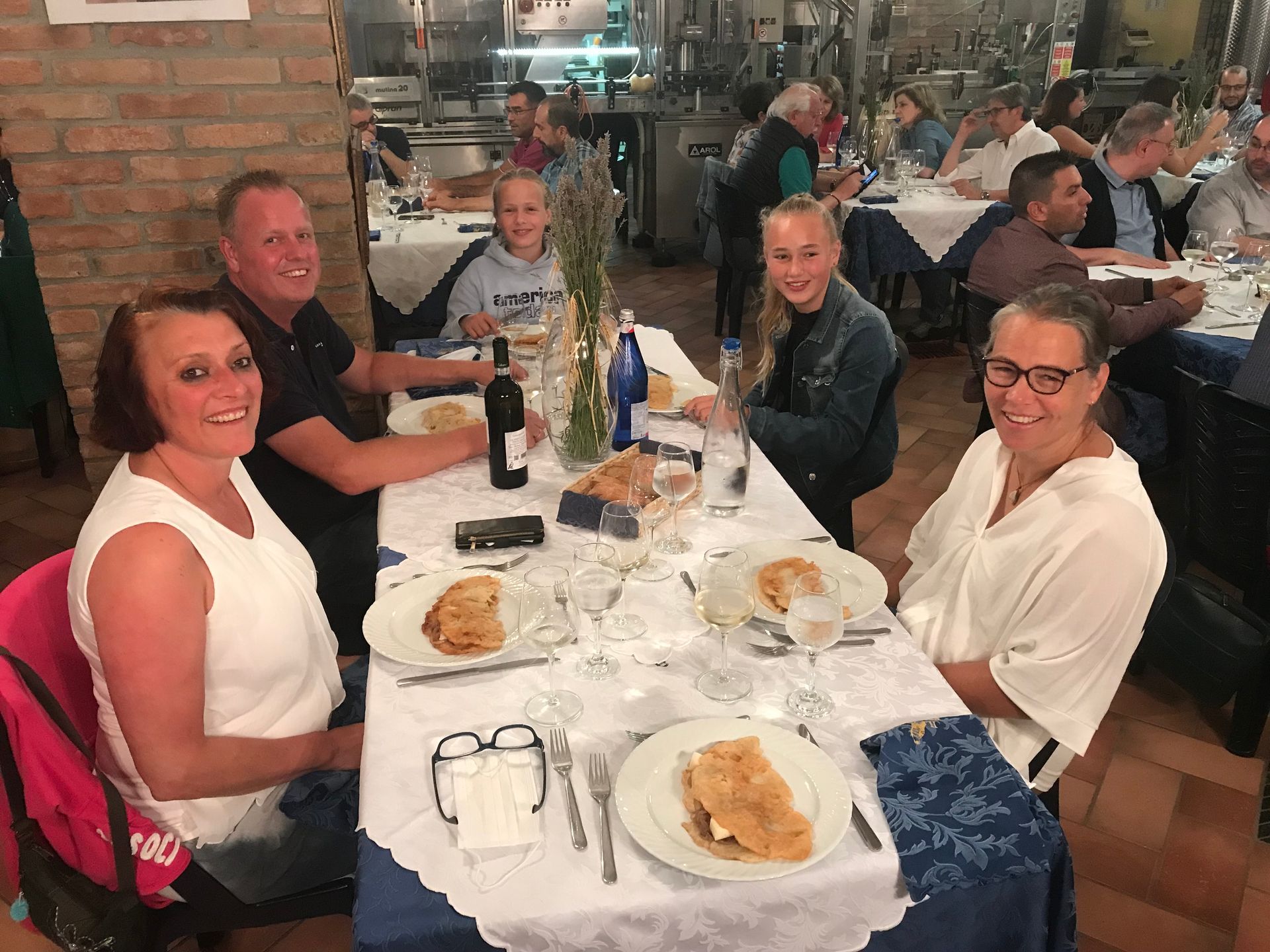 Wijnproeverij vakantiehuis Mornico Losana 