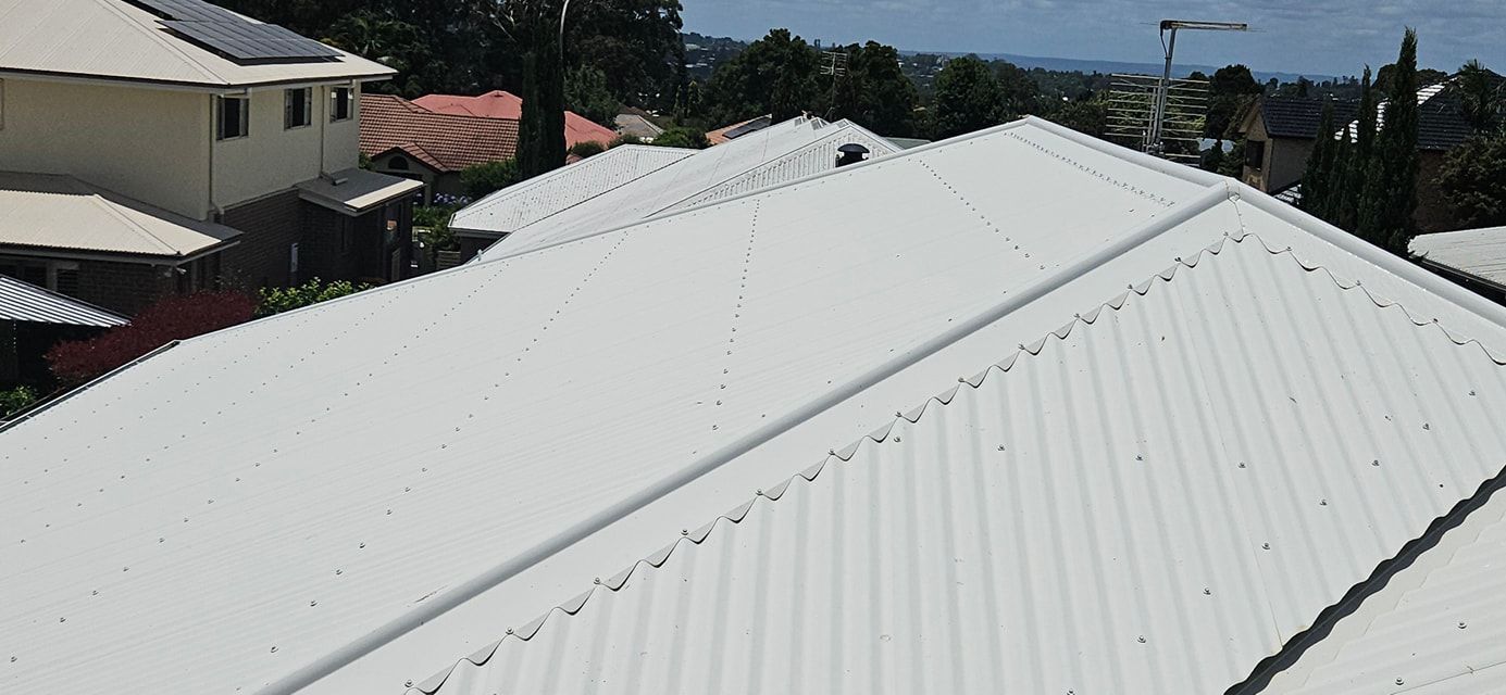 A White Roof of a House — O & D House Wash & Cleaning Services in Highfields, QLD