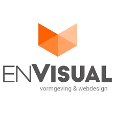 ENVISUAL-logo: Oranje geometrisch ontwerp boven donkergrijze tekst,