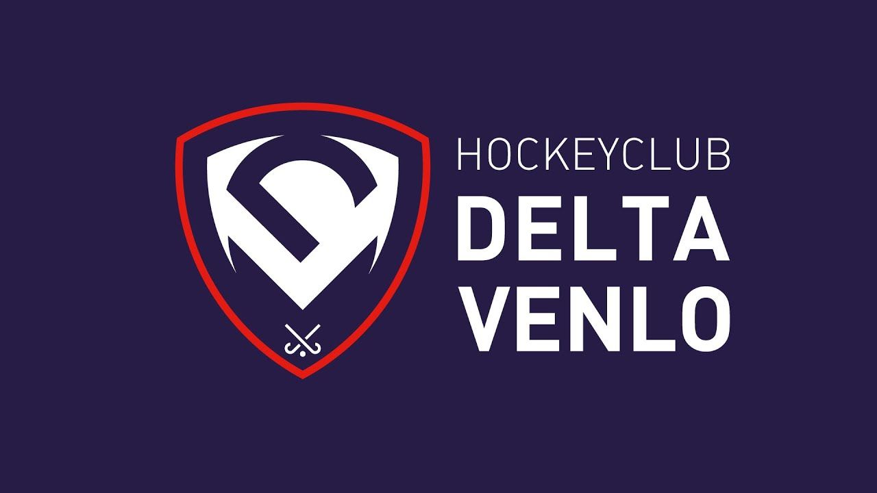 Logo voor hockeyclub Delta Venlo, met een rood-wit schildvormig icoon en tekst op een donkerblauwe achtergrond.