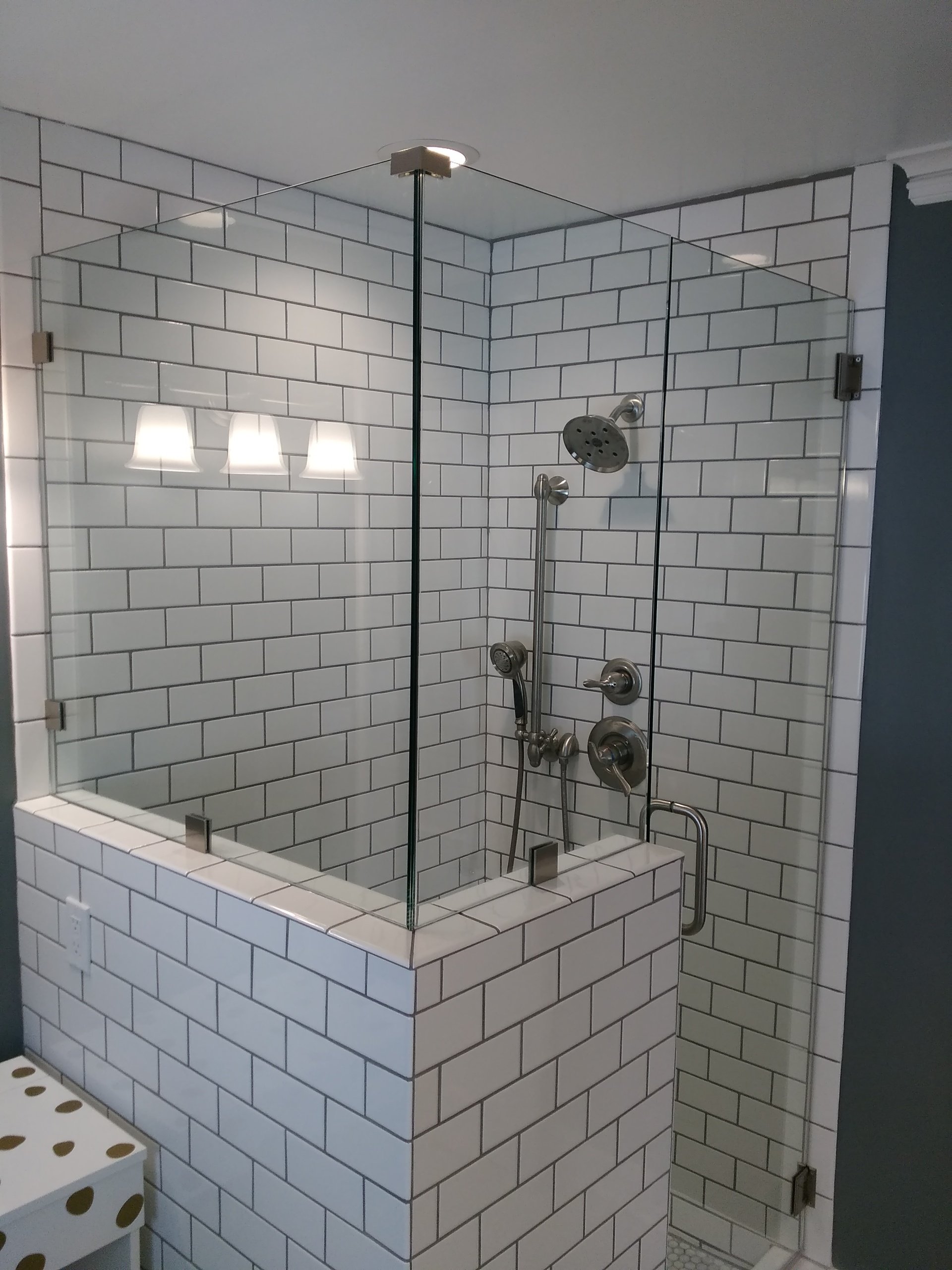 SHOWER DOORS, MIRRORS & GLASS OVERLAND PARK, KS CLASSIC SHOWER DOOR